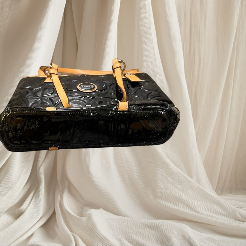 Coach Authentic Peyton Embossed Black Patent Leather Medium Tote F22322 MSRP$298 - Picture 5 of 11